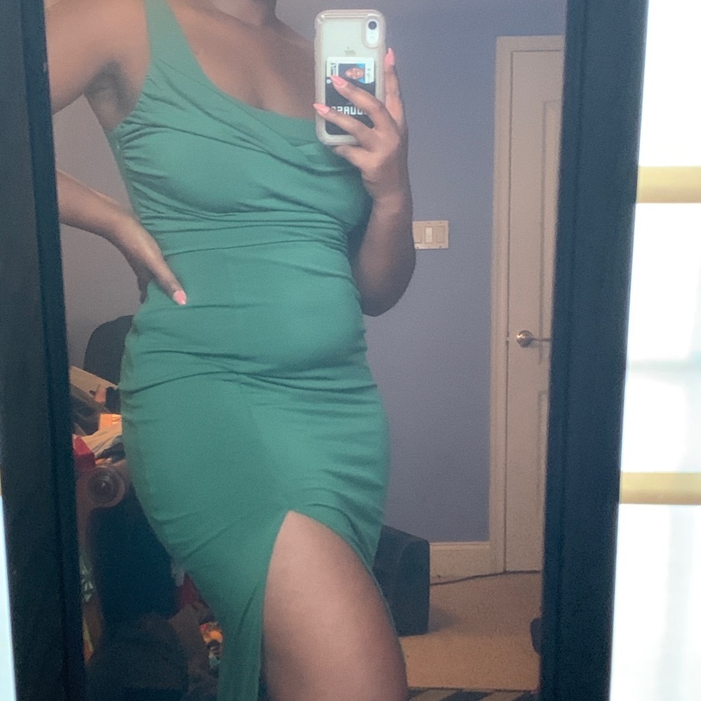 Green Scoop Neck Midi Dress - Picture 4 of 4